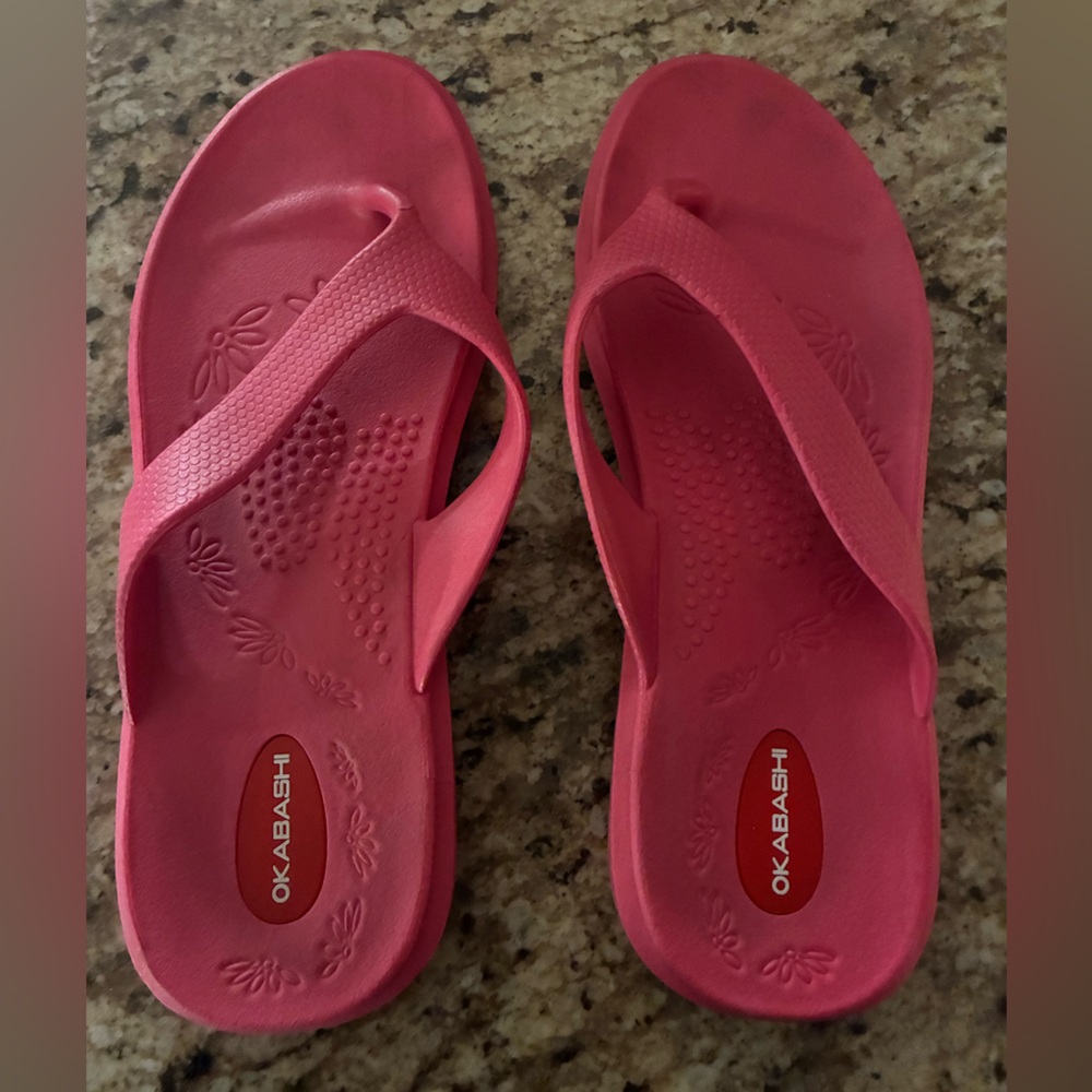 Okabashi Women's Vibrant Pink Sandals